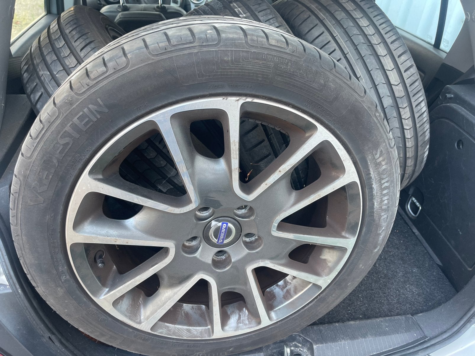 5x108 volvo v40 banden en velgen, Gebruikt, Banden en Velgen, 17 inch, Personenwagen