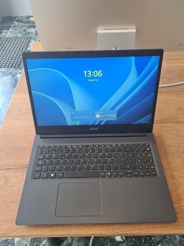 Acer Aspire 15.6 inch 3 A315-23 - AMD Ryzen 5, Computers en Software, Besturingssoftware, Ophalen of Verzenden, Zo goed als nieuw