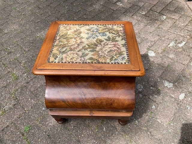 Antieke “Kamergemak”, Ophalen