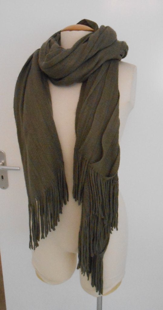 gebreide sjaal taupe, Kleding | Dames, Ophalen of Verzenden, Zo goed als nieuw, Maat 38/40 (M), Sjaal