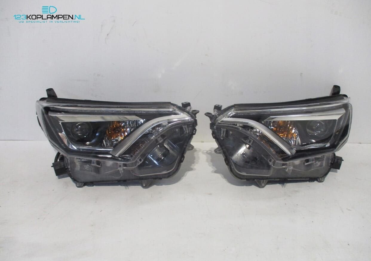 Toyota RAV4 facelift Full LED koplamp koplampen links rechts, Ophalen, Gebruikt, -, -