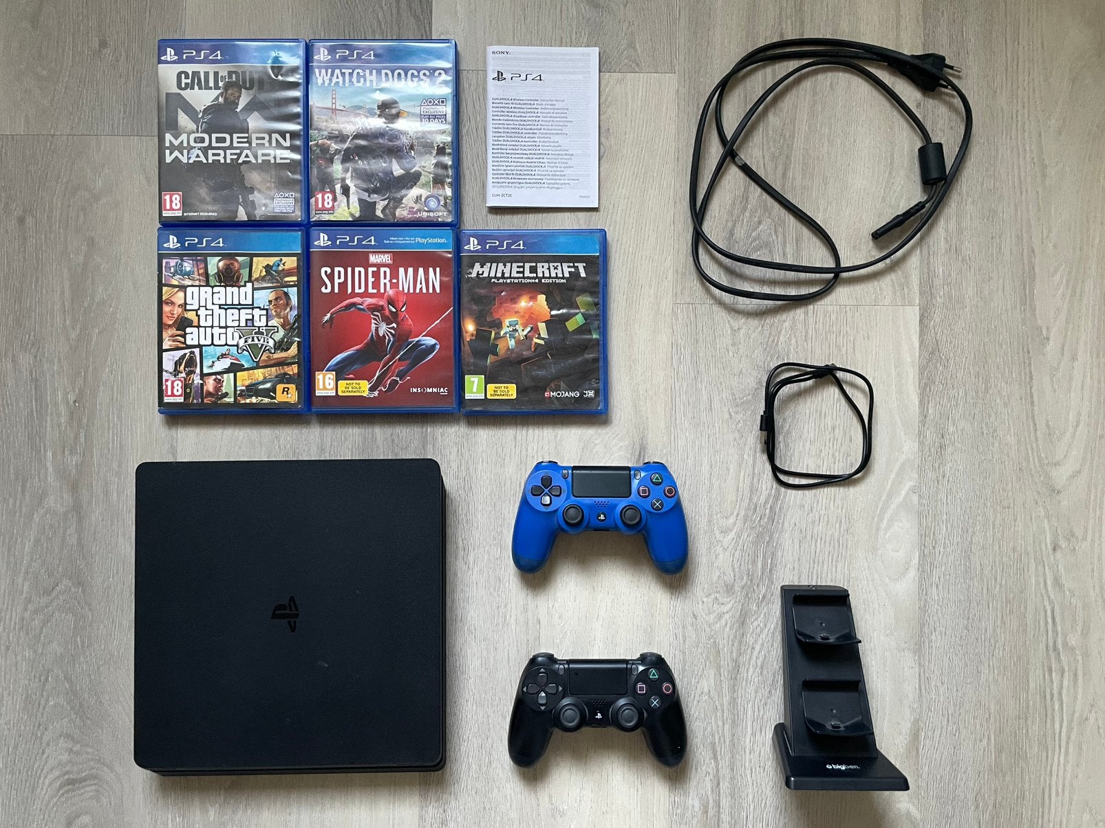 Playstation 4 Slim + 2 controllers + 5 games + laadstation, Spelcomputers en Games, Ophalen, Met 2 controllers, Slim, 500 GB