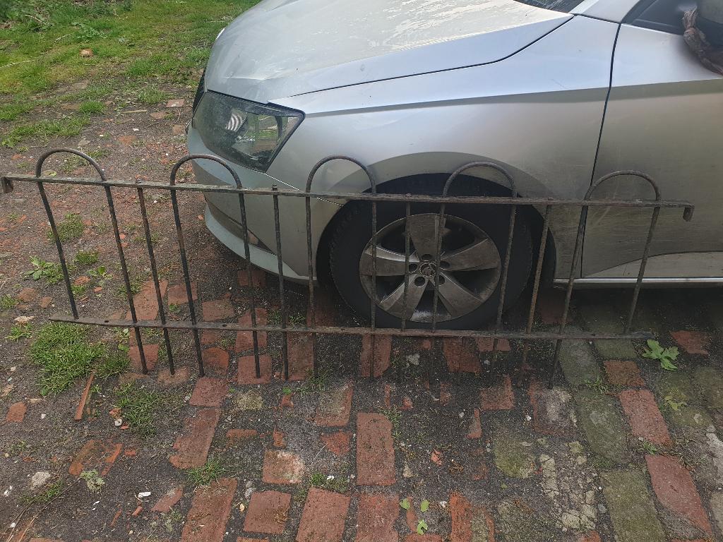2 oude hekwerken, Tuin en Terras, Ophalen, Gebruikt, IJzer, Sierhekwerk