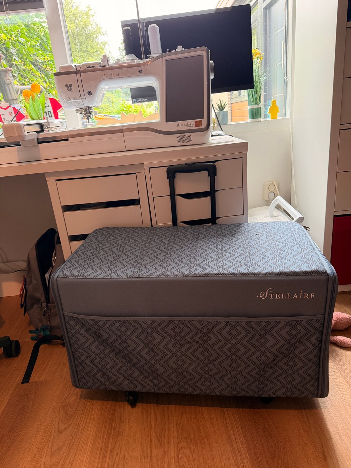 Brother Stellaire trolley, Hobby en Vrije tijd, Borduren en Borduurmachines, Ophalen, Zo goed als nieuw