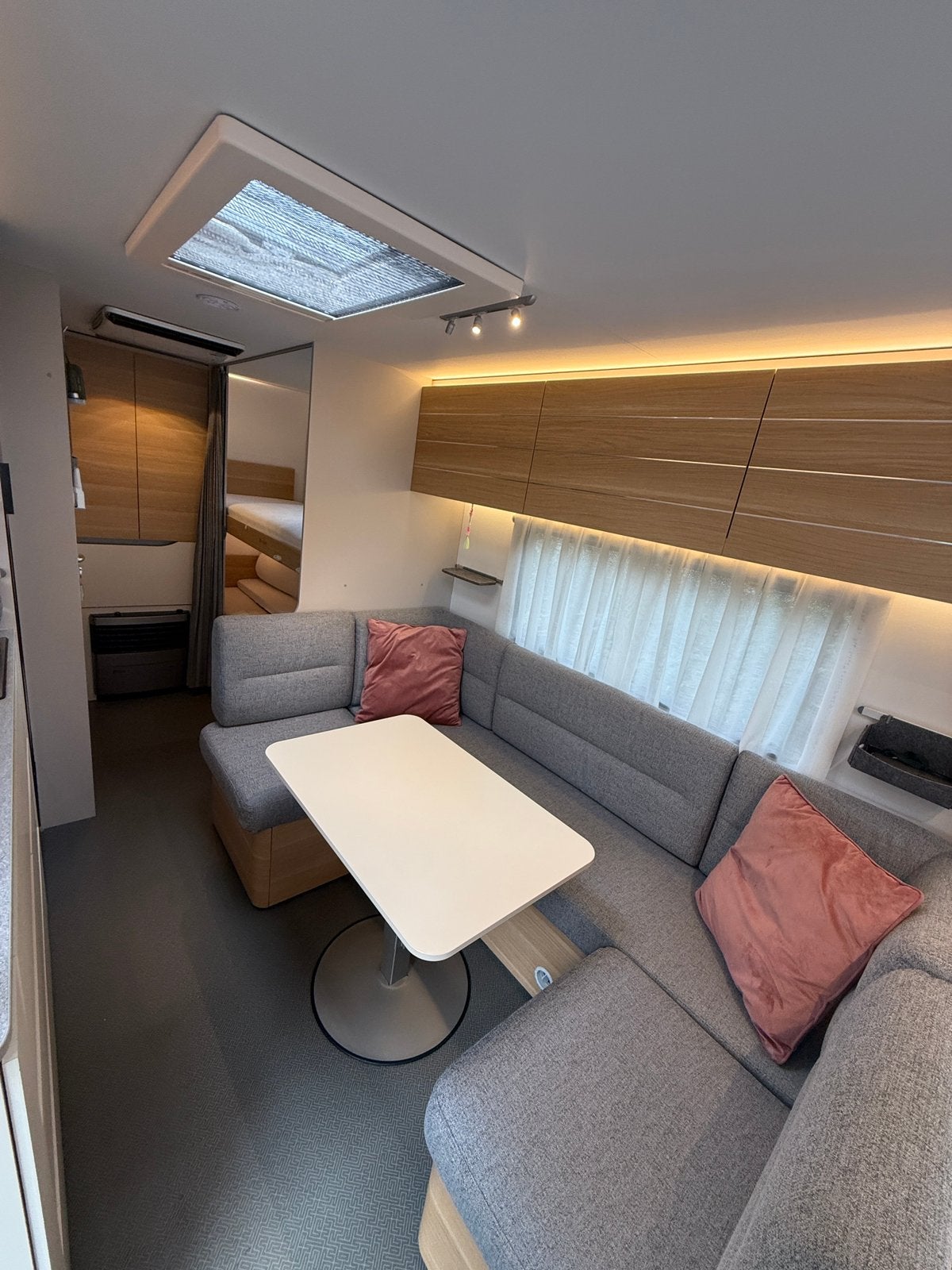 Foto 13 van Adria Adora 573 PT 2022 | airco | mover | stapelbed