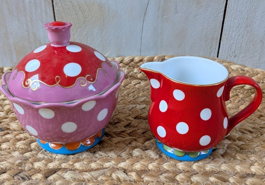 Vintage Oilily Douwe Egberts polka dot suikerpot en melkkan, Huis en Inrichting, Overige merken, Keramiek, Overige typen, Vintage