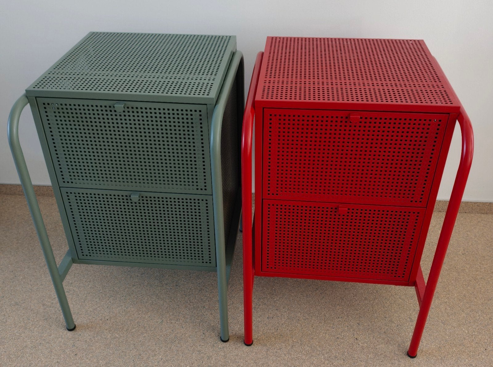 Nachtkastjes/kastjes - 70x50x47 cm - Staal - Nette staat, Ophalen, Gebruikt, Metaal of Aluminium, 45 tot 65 cm
