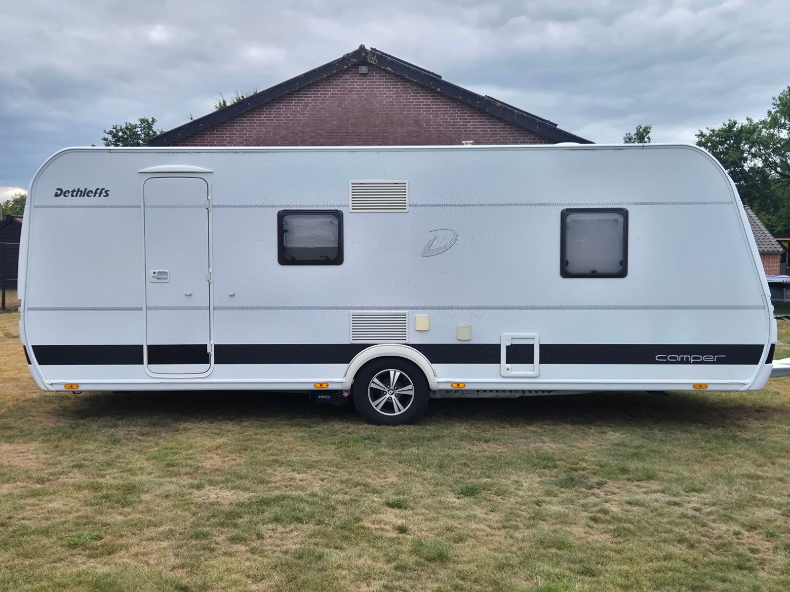 Dethleffs Camper 560 uit 2015 met Mover en Airco, Caravans en Kamperen, Caravans, Rondzit, Dethleffs, Airco, Bedrijf