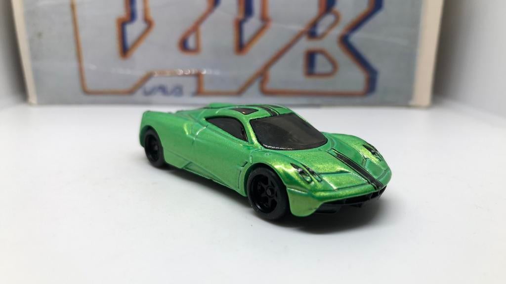 C21 pagani huayra Hot Wheels Hotwheels VAVB zgan custom, Ophalen of Verzenden, Zo goed als nieuw, Auto