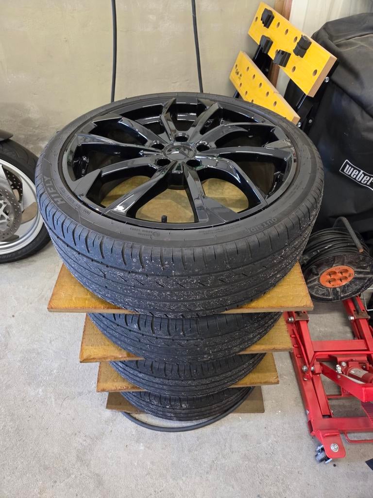 Set Velgen, Motoren, Ophalen