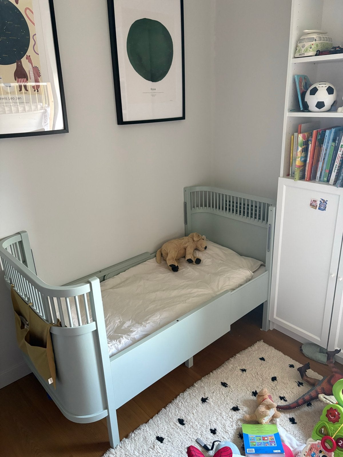Sebra Kili Baby en Juniorbed - Mist Groen, Kinderen en Baby's, Kinderkamer | Bedden, Gebruikt, 70 tot 85 cm, Lattenbodem, 140 tot 160 cm