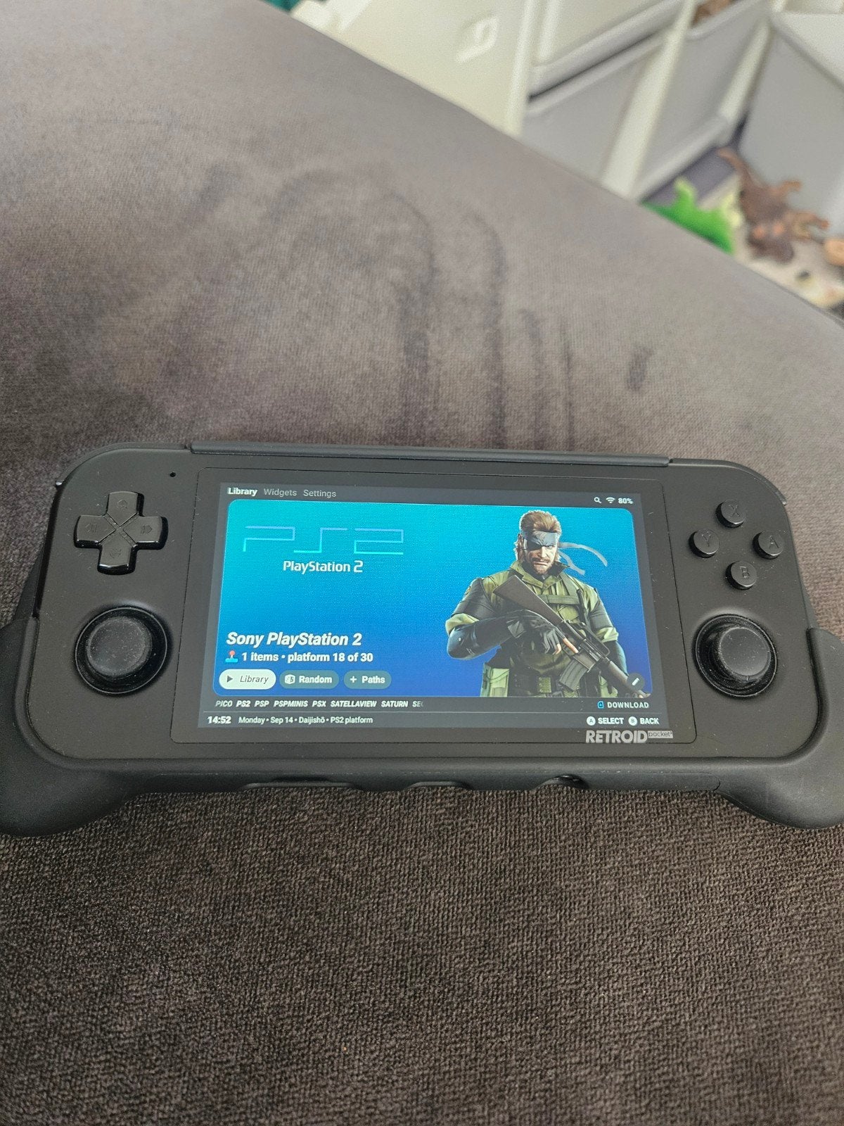 Retroid Pocket 3+ met 250GB SD kaart, hoes en gamegrip, Ophalen, Retroid, Zo goed als nieuw