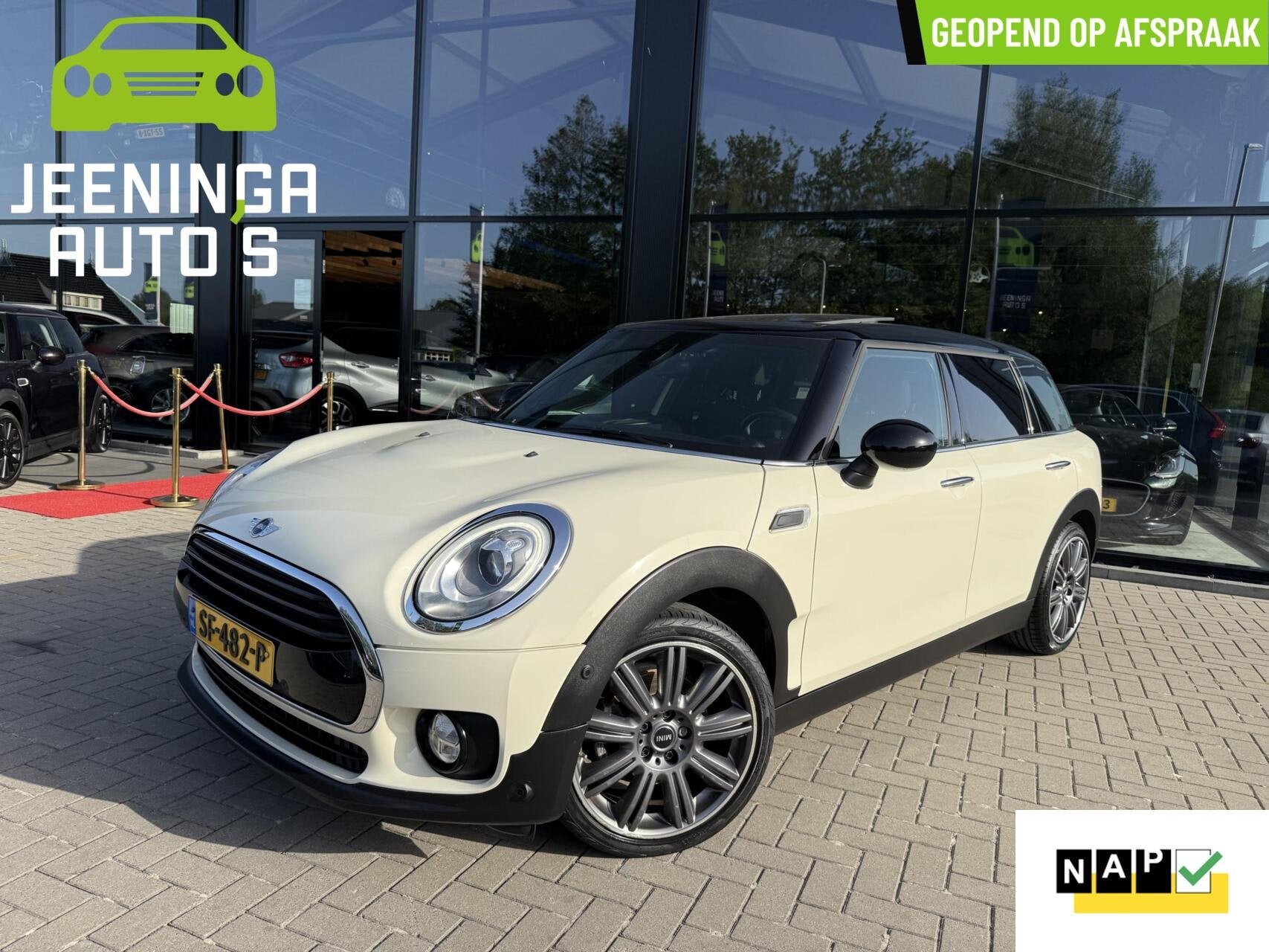 Mini Clubman 1.5 Cooper Chili Serious Business|Pano|Airco|NA, Auto's, Voorwielaandrijving, 136 pk, Gebruikt, Leder en Stof
