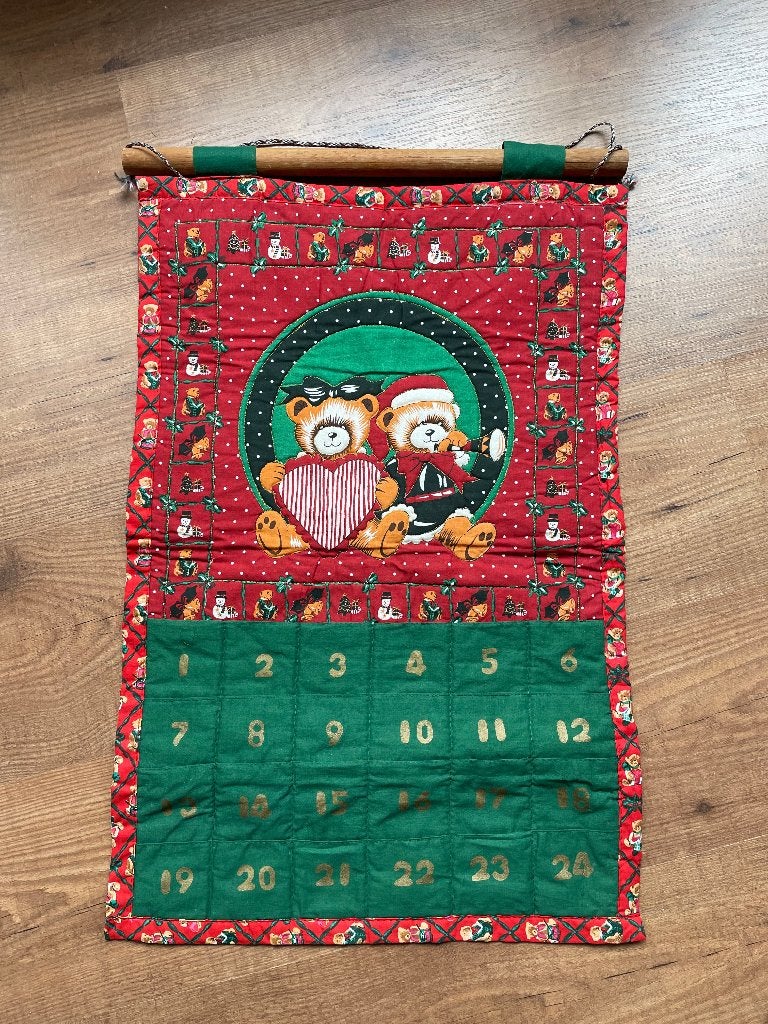 Herbruikbare stoffen adventskalender – vintage kerstberen, Diversen, Kerst, Ophalen of Verzenden, Zo goed als nieuw