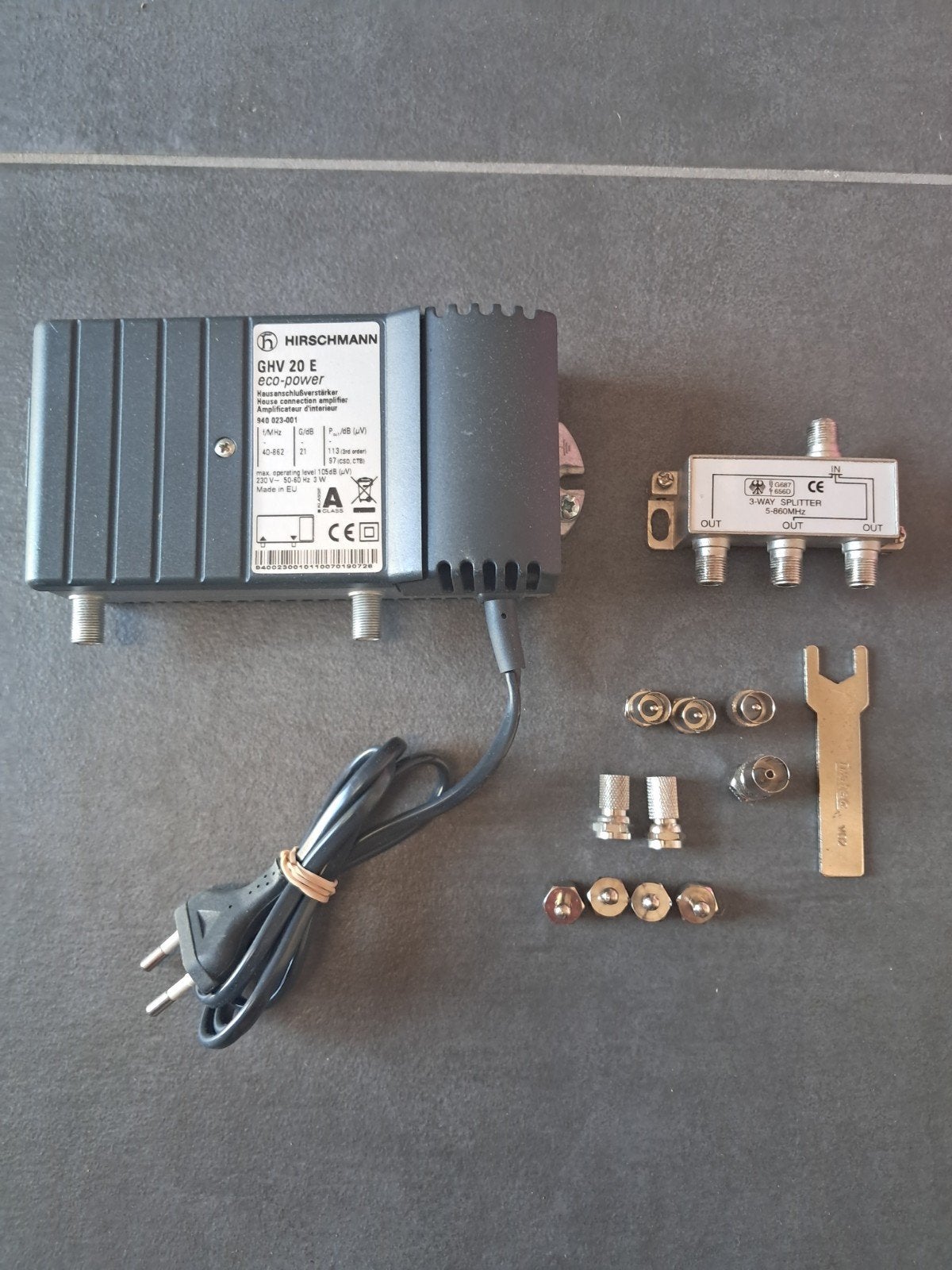 Hirschmann antenne versterker GHV 20 E met toebehoren, Ophalen of Verzenden, Gebruikt, Toebehoren
