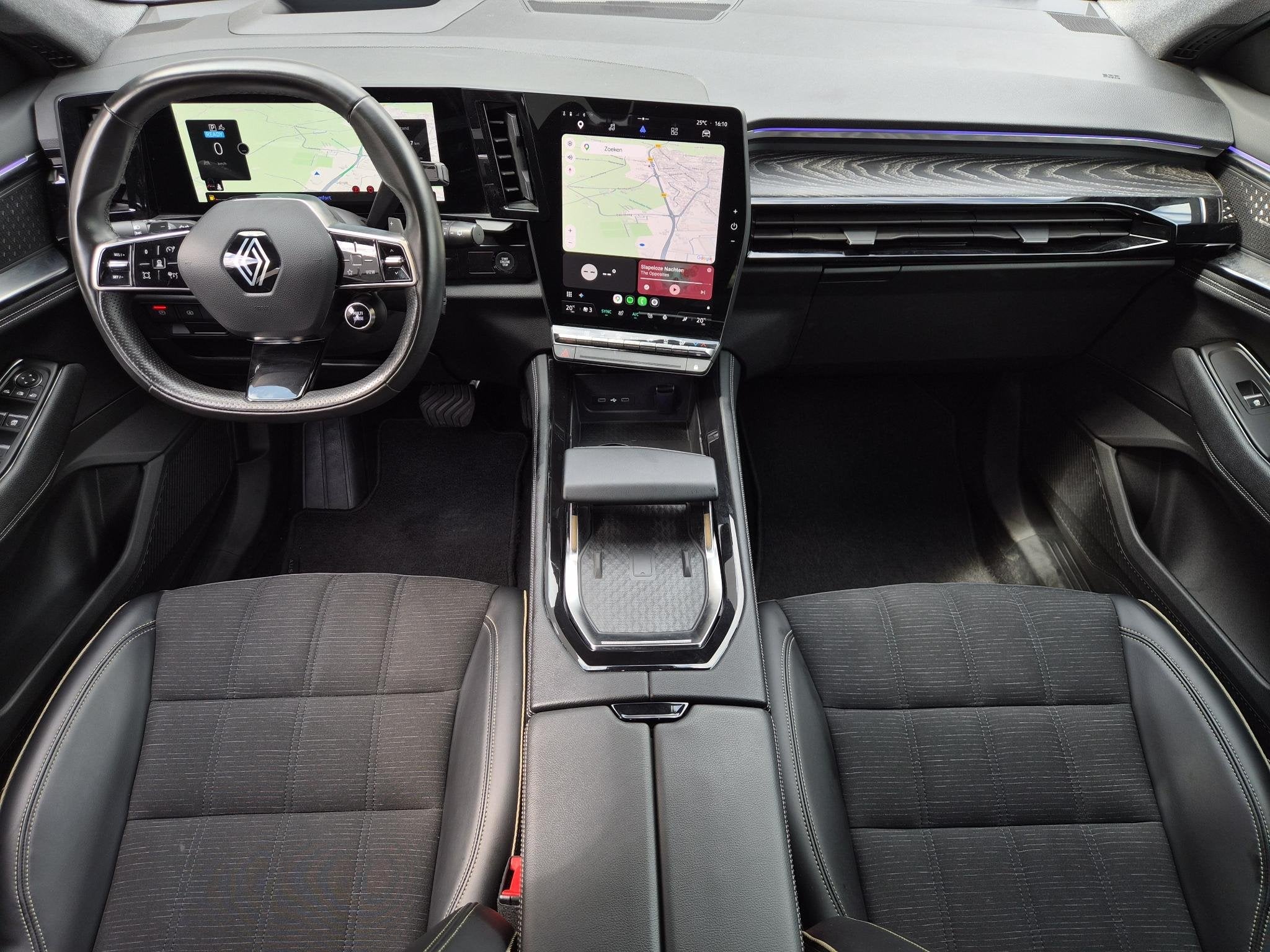 Renault Austral 1.2 E-Tech full hybrid 200 iconic / Dealer o, Auto's, Gebruikt, Euro 6, 1199 cc, 2 kWh