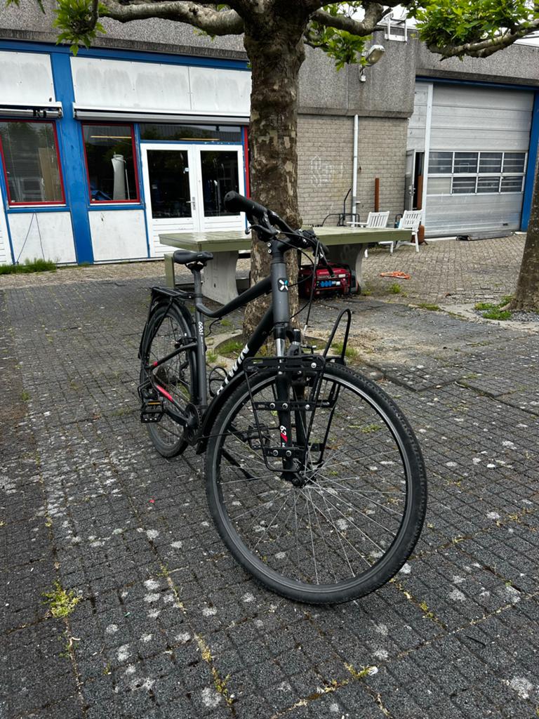 Nette B'twin hybride touring fiets met tasdragers, Overige merken, Velgrem, Ophalen of Verzenden, Minder dan 10 versnellingen