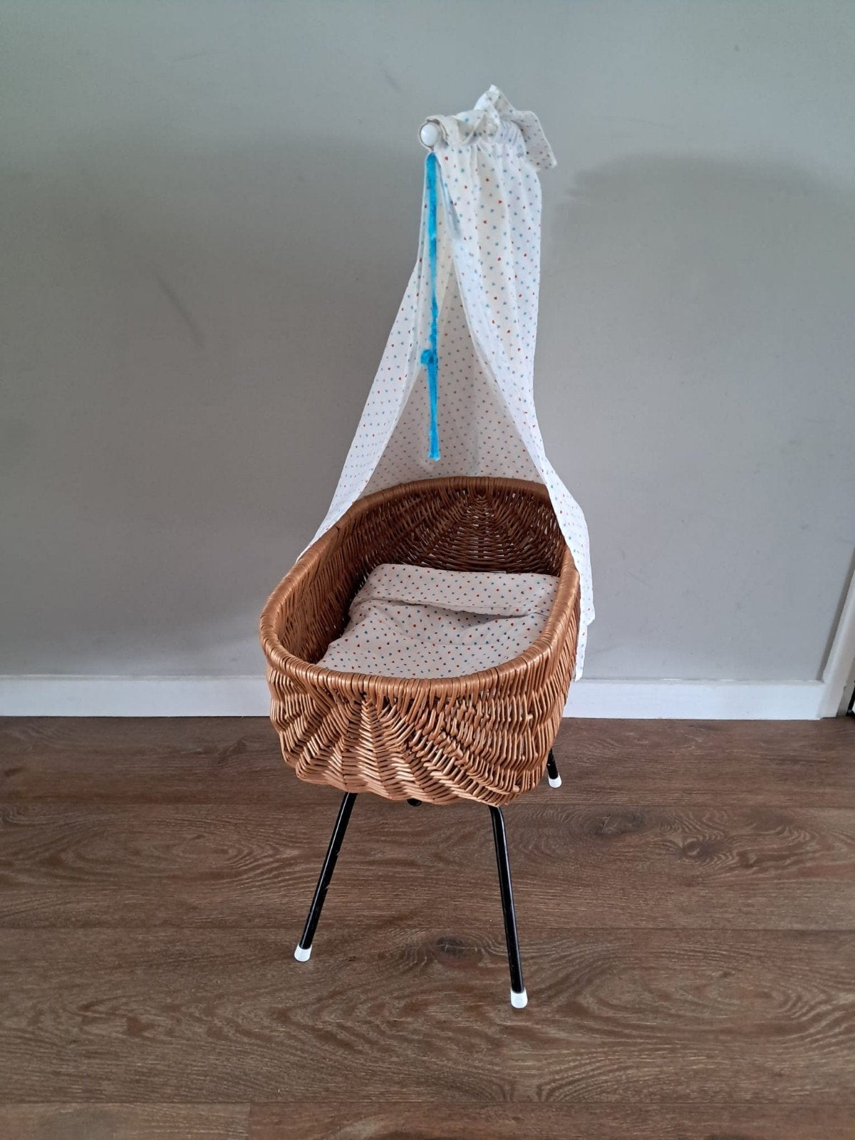 Rieten poppen wiegje evt met poppen, Kinderen en Baby's, Ophalen, Zo goed als nieuw, Wieg