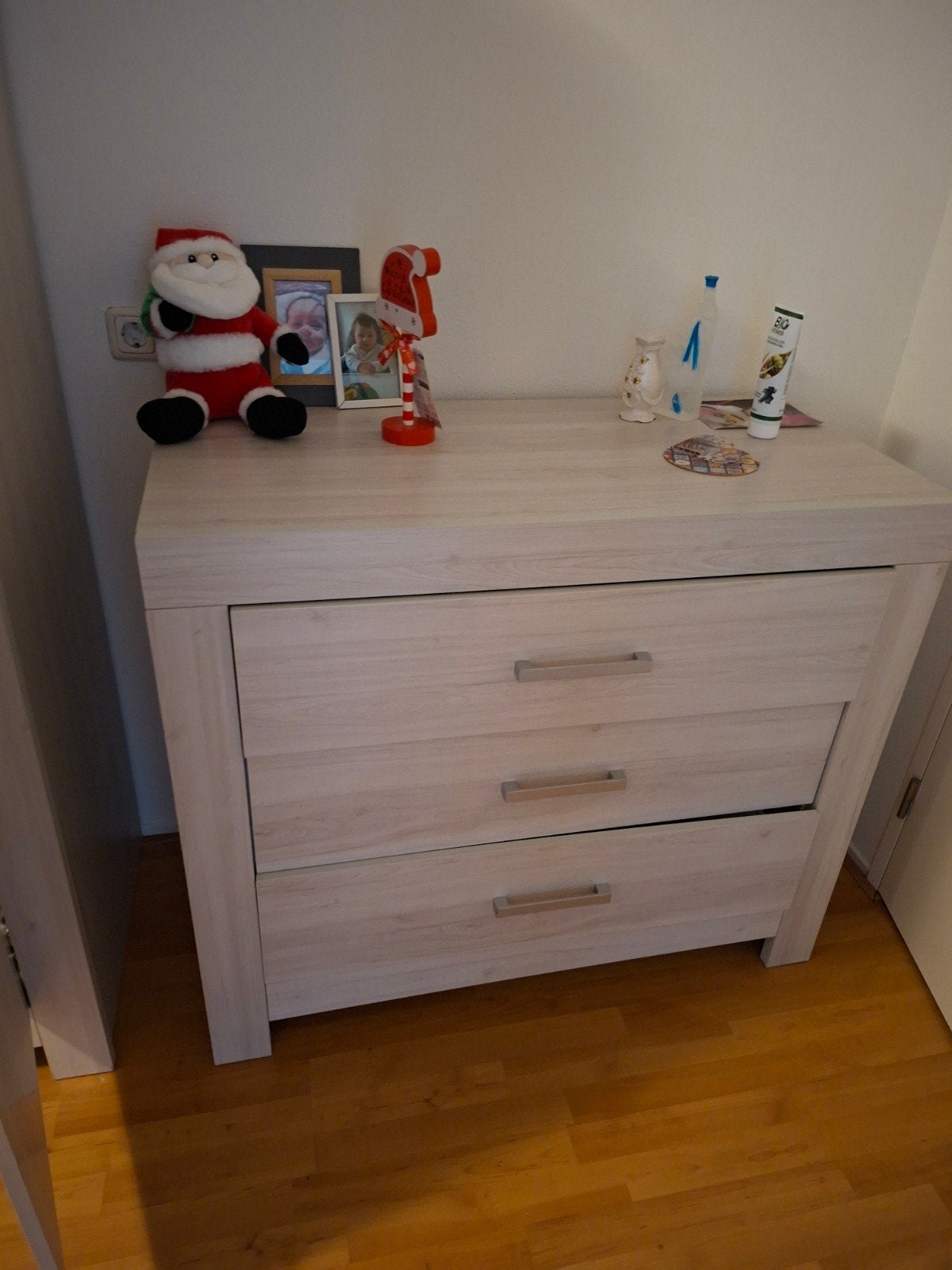 Kledingkast met 2 deuren en hangruimte - Zo goed als nieuw, Huis en Inrichting, Met deur(en), 100 tot 150 cm, Ophalen of Verzenden