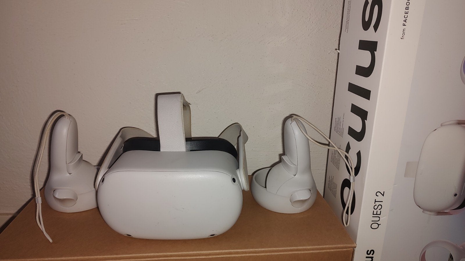 Oculus Quest 2 VR-headset met controllers en doos, Spelcomputers en Games, Virtual Reality, Ophalen, Zo goed als nieuw, VR-bril