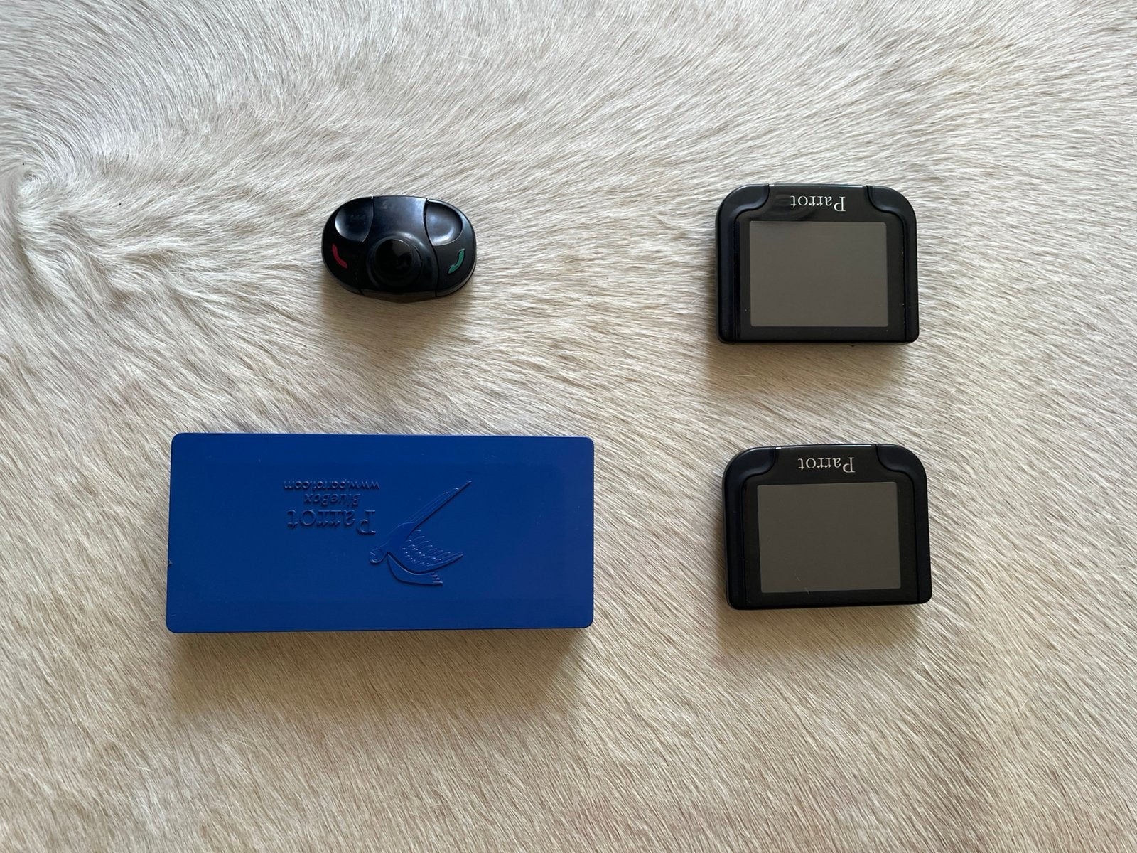 Parrot MKi9200 bluebox, remote en twee schermen, Auto diversen, Carkits, Ophalen of Verzenden, Gebruikt