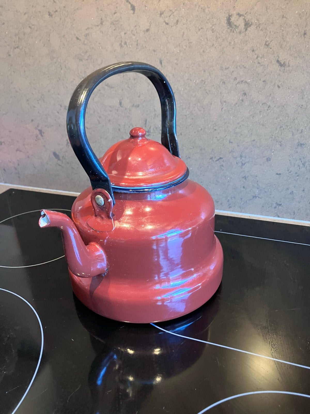Vintage rode emaille fluitketel - 16 cm, Antiek en Kunst, Ophalen of Verzenden
