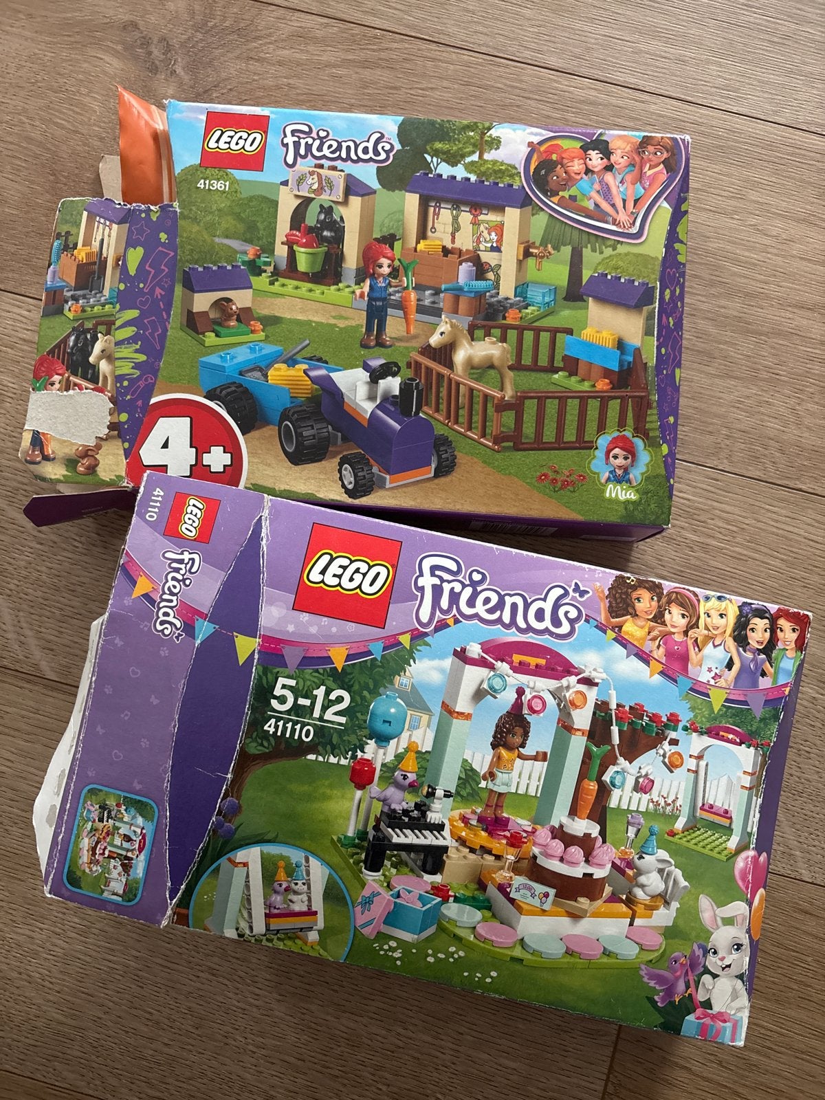LEGO Friends sets: Mia's Paardenstal (41361) en Feestje (411, Gebruikt, Lego, Friends, Ophalen of Verzenden