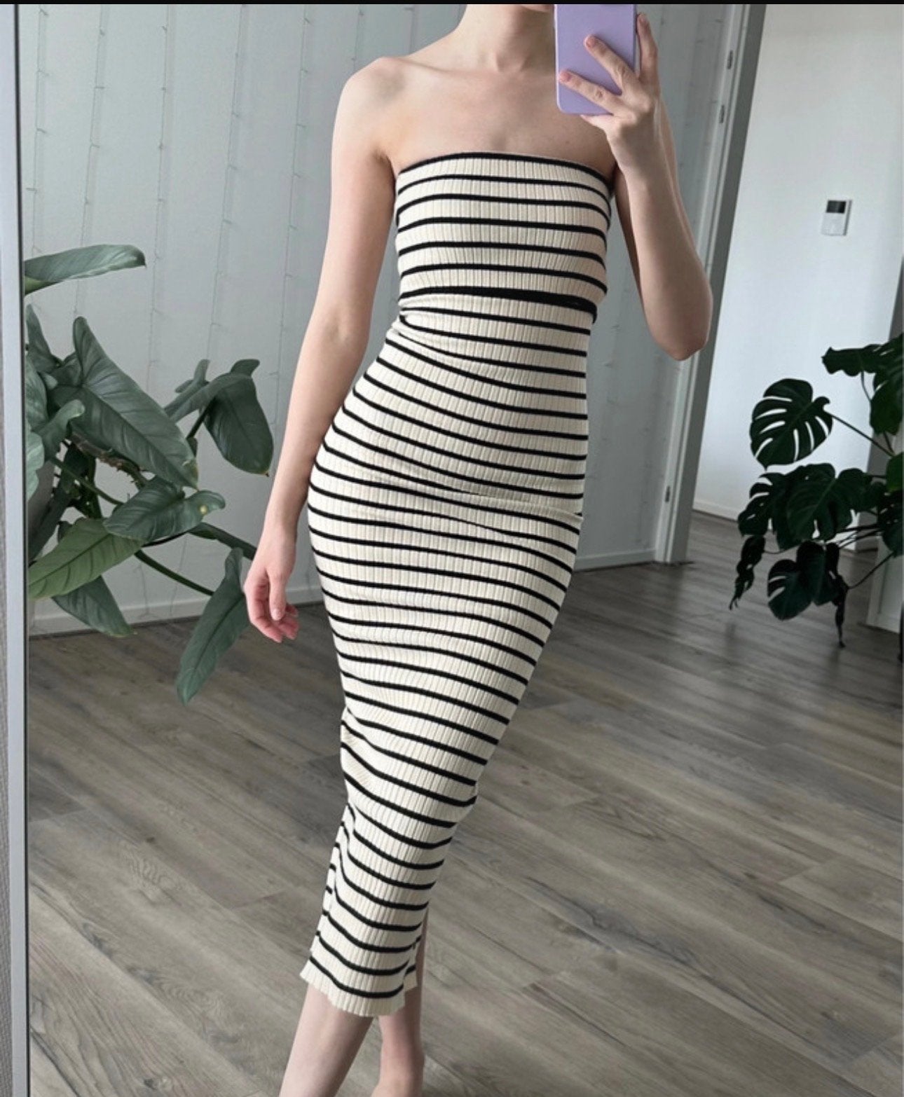 Bershka gestreepte strapless midi jurk - Maat XS, Kleding | Dames, Jurken, Verzenden, Beige, Zo goed als nieuw, Maat 34 (XS) of kleiner