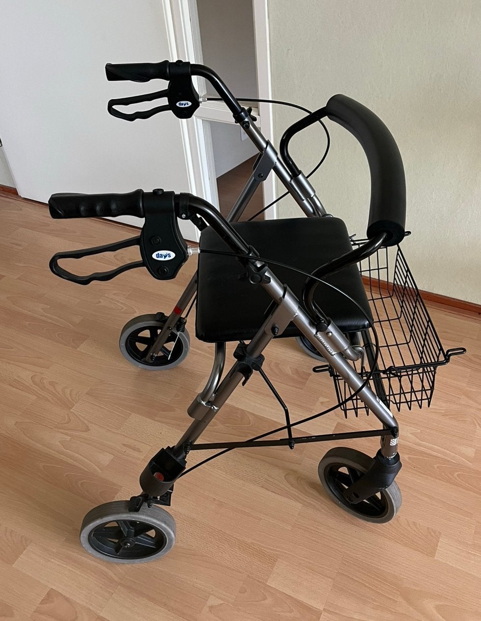 Mooie rollator, zeer goed!, Ophalen, Zo goed als nieuw
