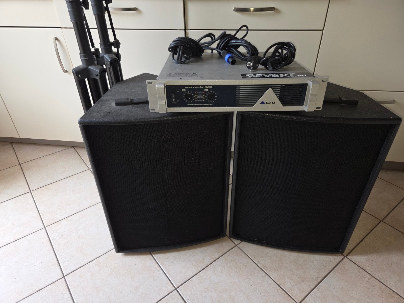 Fullrange geluidset, 2x450watt HK powerworks

r, Muziek en Instrumenten, Ophalen of Verzenden, Minder dan 500 watt