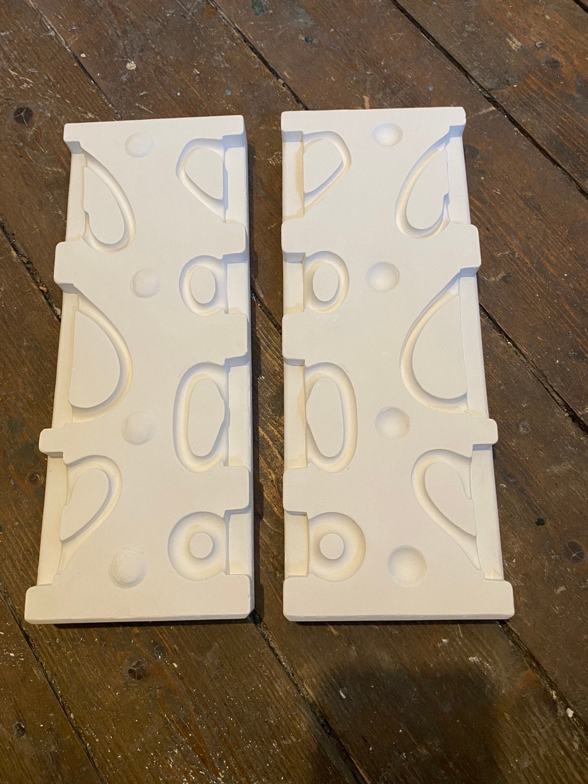 Mal voor 7 oortjes,3,5 tot 8 cm, DM 216, vraagpr. 20 euro, Hobby en Vrije tijd, Pottenbakken, Ophalen of Verzenden, Zo goed als nieuw