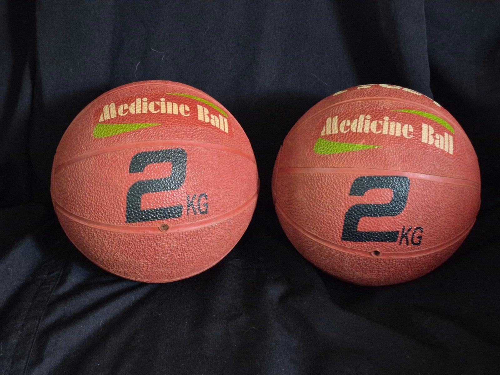 In goede en nette staat 2 ballen medicijnballlen Setprijs, Ophalen of Verzenden, Zo goed als nieuw, Armen, Medicijnbal