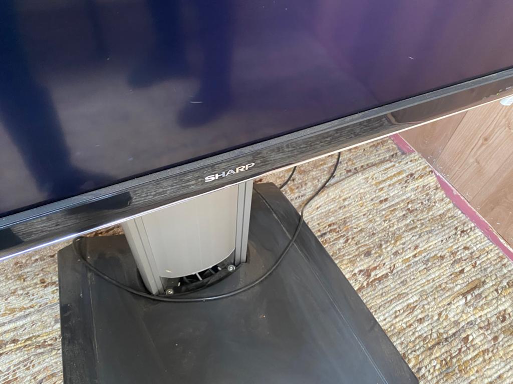 Tv sharp aquos 55 inch verrijdbare hoogte verstelbare poot, Audio, Tv en Foto, Televisies, Ophalen, 100 cm of meer, 50 Hz, Sharp
