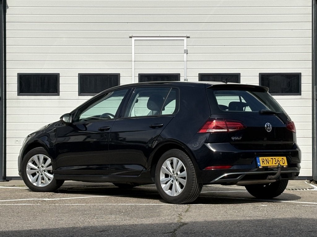 Volkswagen Golf 1.0 TSI Comfortline Navi | Climate | Trekhaa, Auto's, 21 km/l, Stof, Gebruikt, Zwart