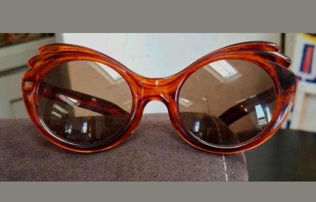 Authentieke Handgemaakte Franse vintage zonnebril, Ophalen of Verzenden, Bril, Overige merken