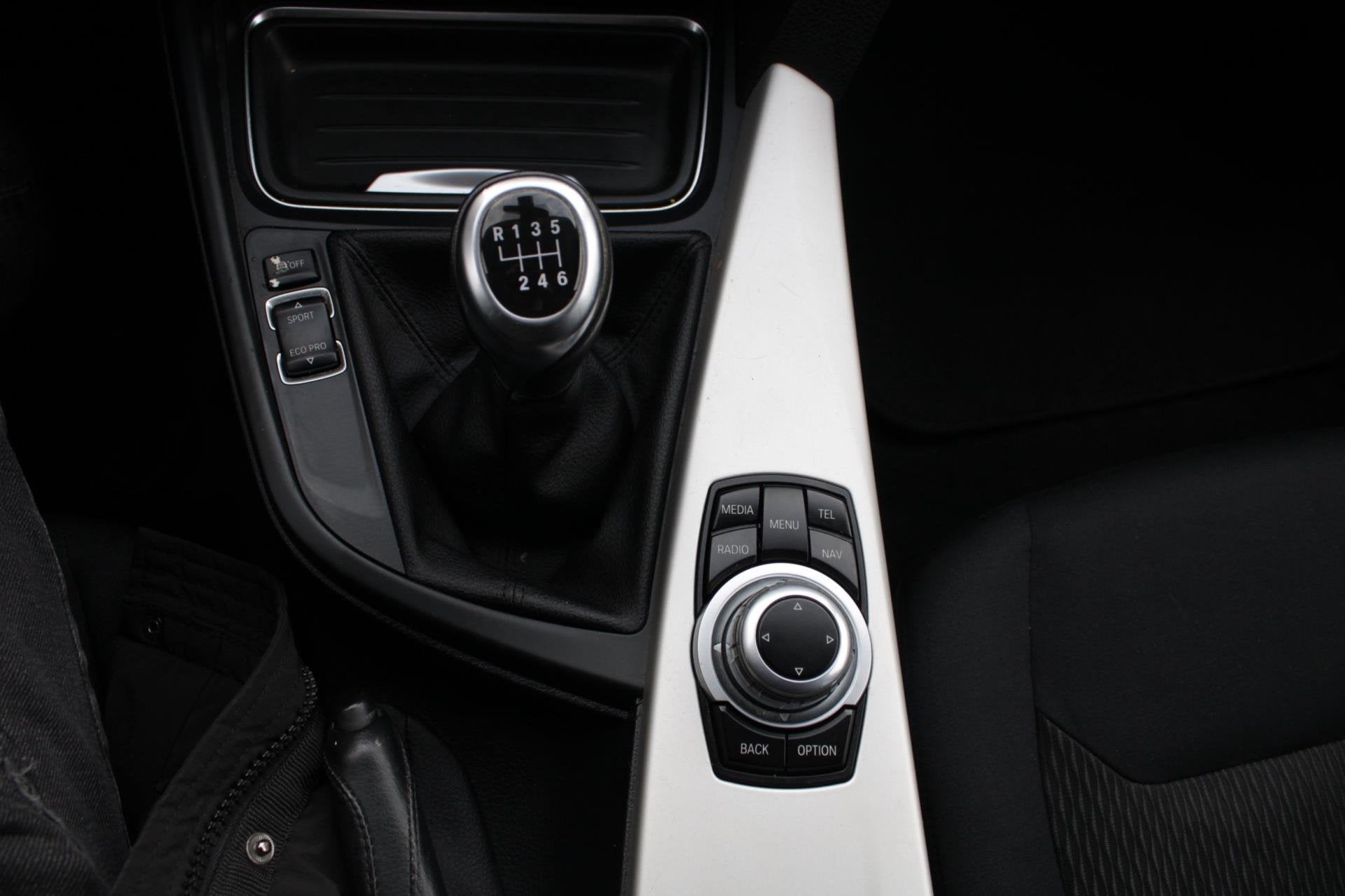 Foto 13 van BMW 3-serie 316i High Executive | Airco | Navi |Elec ramen |