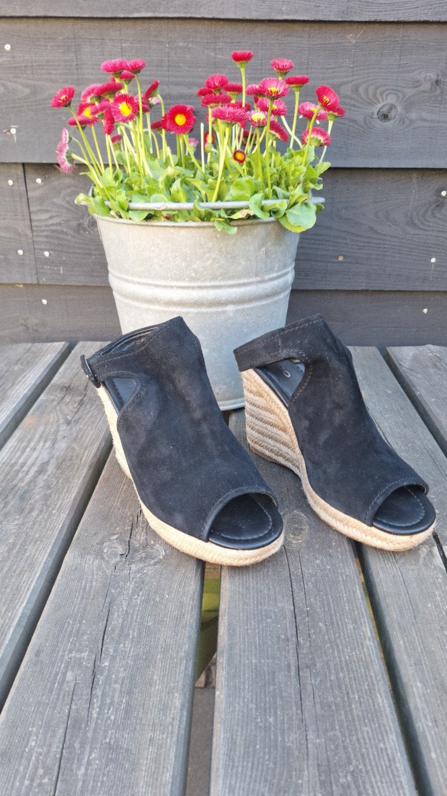 ALDO espradille met hoge sleehak zwart hoge hak maat 40
Maa, Zwart, Ophalen of Verzenden, Zo goed als nieuw, Espadrilles of Moccasins