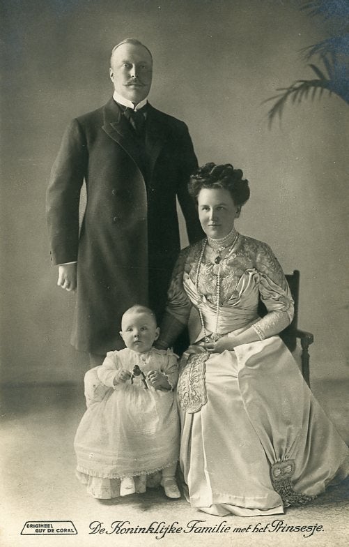 KONINKLIJKE FAMILIE met het Prinsesje 1909 (DR172), Verzamelen, Koninklijk Huis en Royalty, Verzenden, Gebruikt, Nederland, Kaart, Foto of Prent