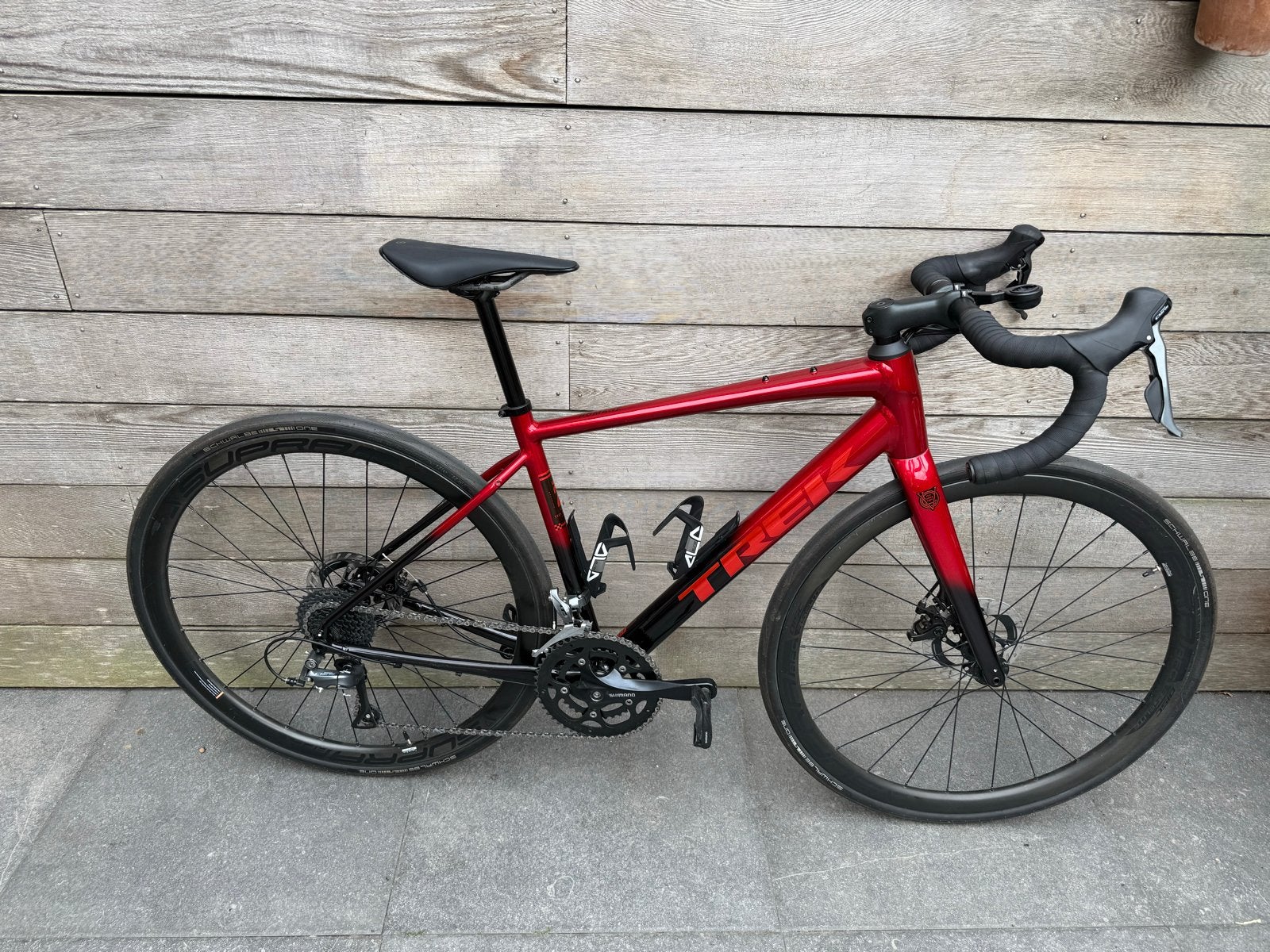 Trek Domane AL2 met carbon zadel en Supra Disc 35 Elite, 28 inch, Aluminium, 49 tot 53 cm, Zo goed als nieuw