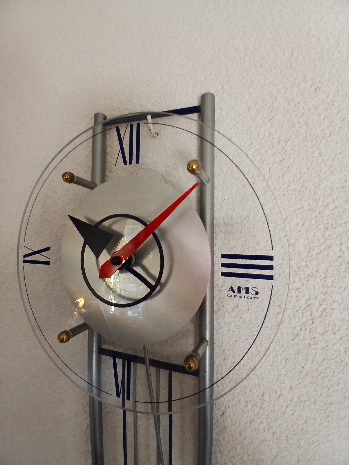Design klok wandklok AMS design moet nagekeken worden hij lo, Ophalen of Verzenden, Gebruikt, Wandklok