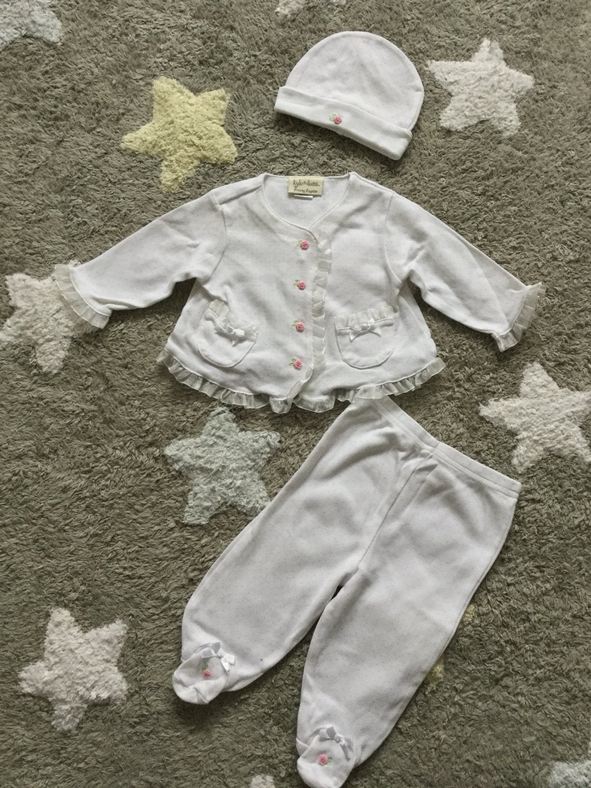 Baby Setje; Vestje, Broekje & Mutsje (3-6) maat 68.Nieuwstaa, Ophalen of Verzenden, Zo goed als nieuw, Meisje