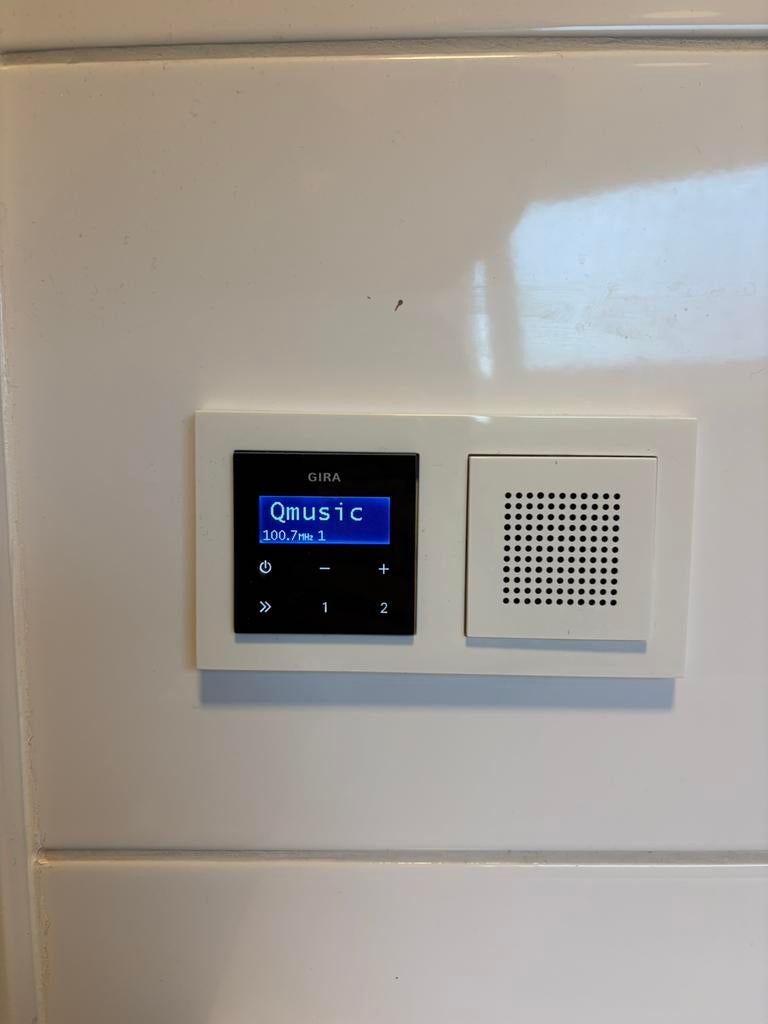 Gira badkamer radio inbouw, Ophalen, Gebruikt, Stopcontact