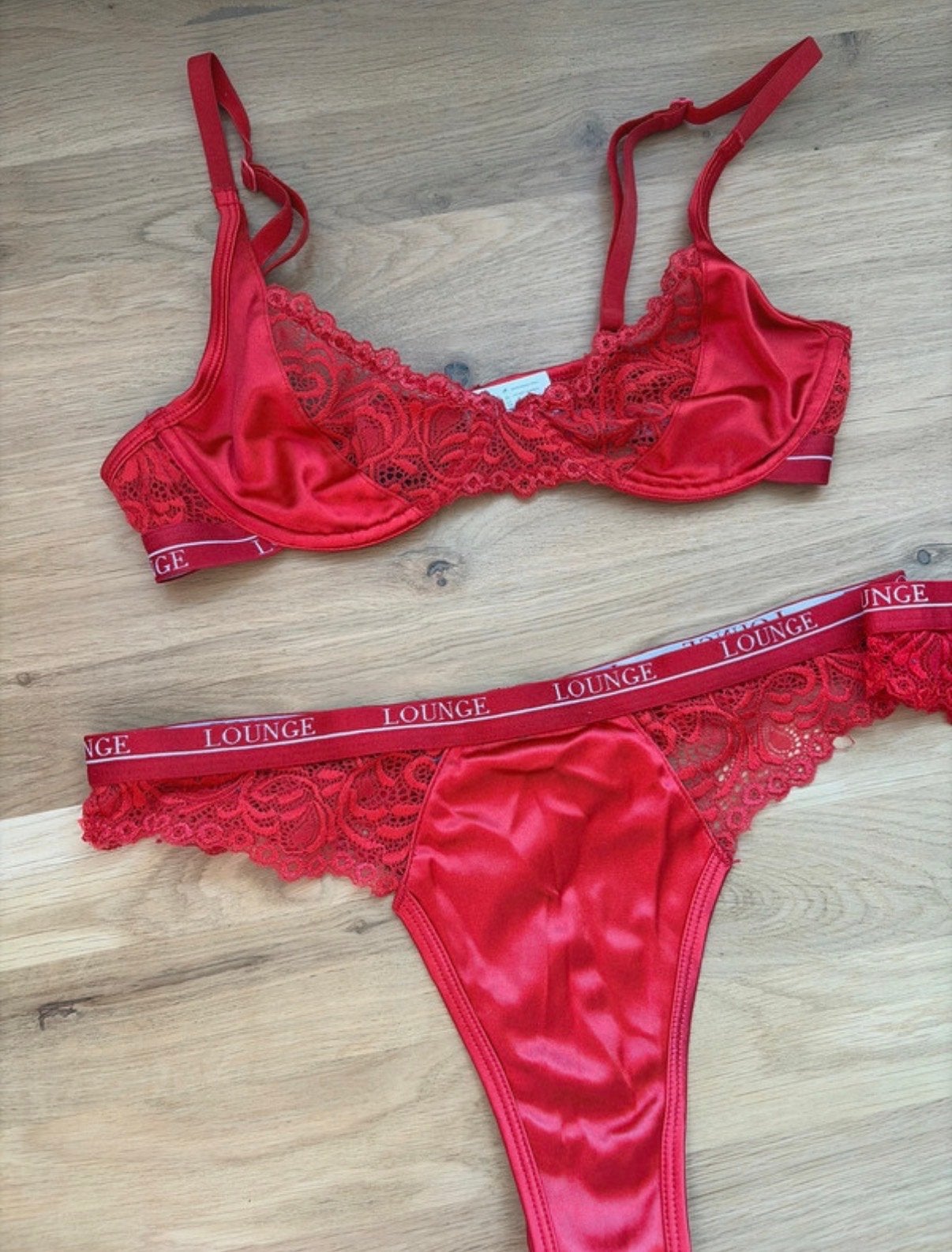 Lounge Underwear rood lingeriesetje - 75B & 3 strings M, Kleding | Dames, Verzenden, Rood, Setje
