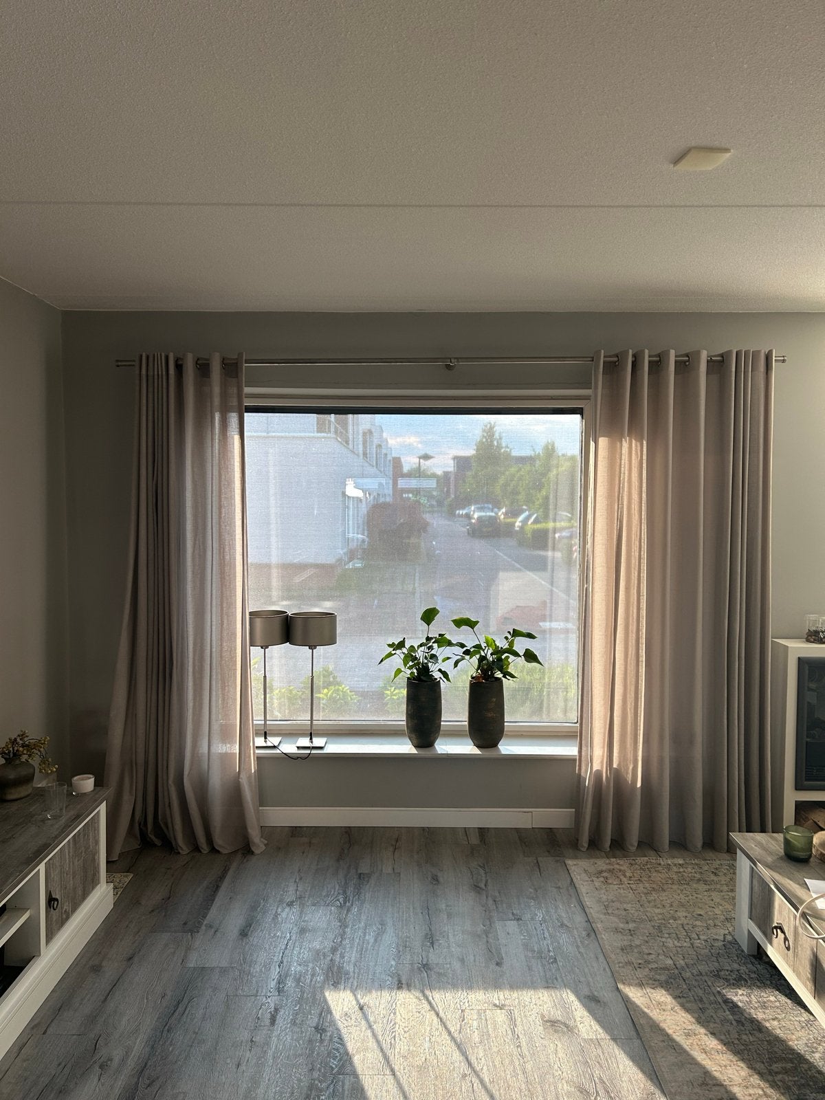 Lichtgrijze/taupe gordijnen met ringen (320x238 cm), Ophalen, Met ringen, 320 cm, Gebruikt