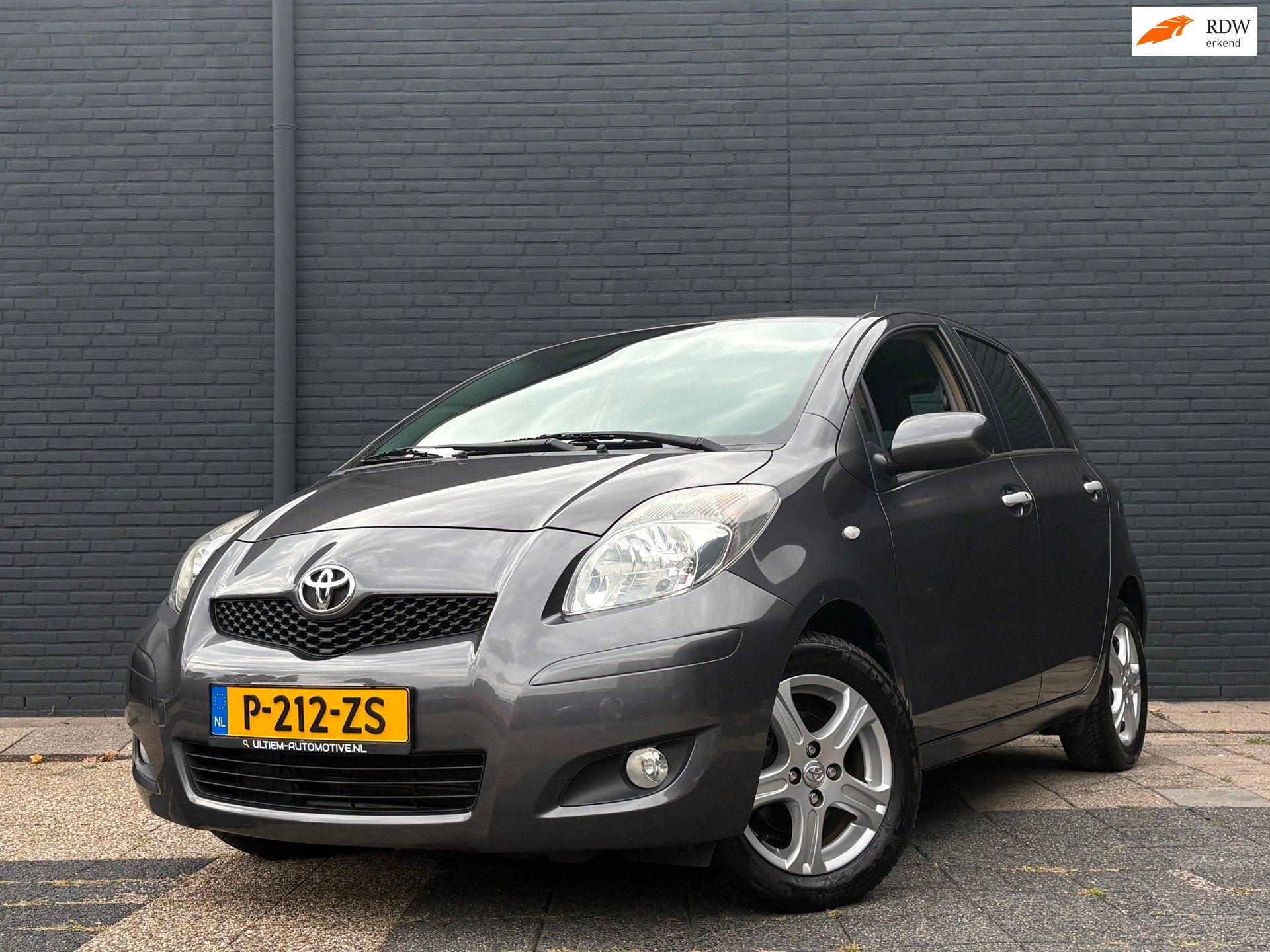 Toyota Yaris 1.3 VVTi 5-Deurs | Automaat | Keyless | Climate, Auto's, Euro 5, Stof, Gebruikt, 750 kg
