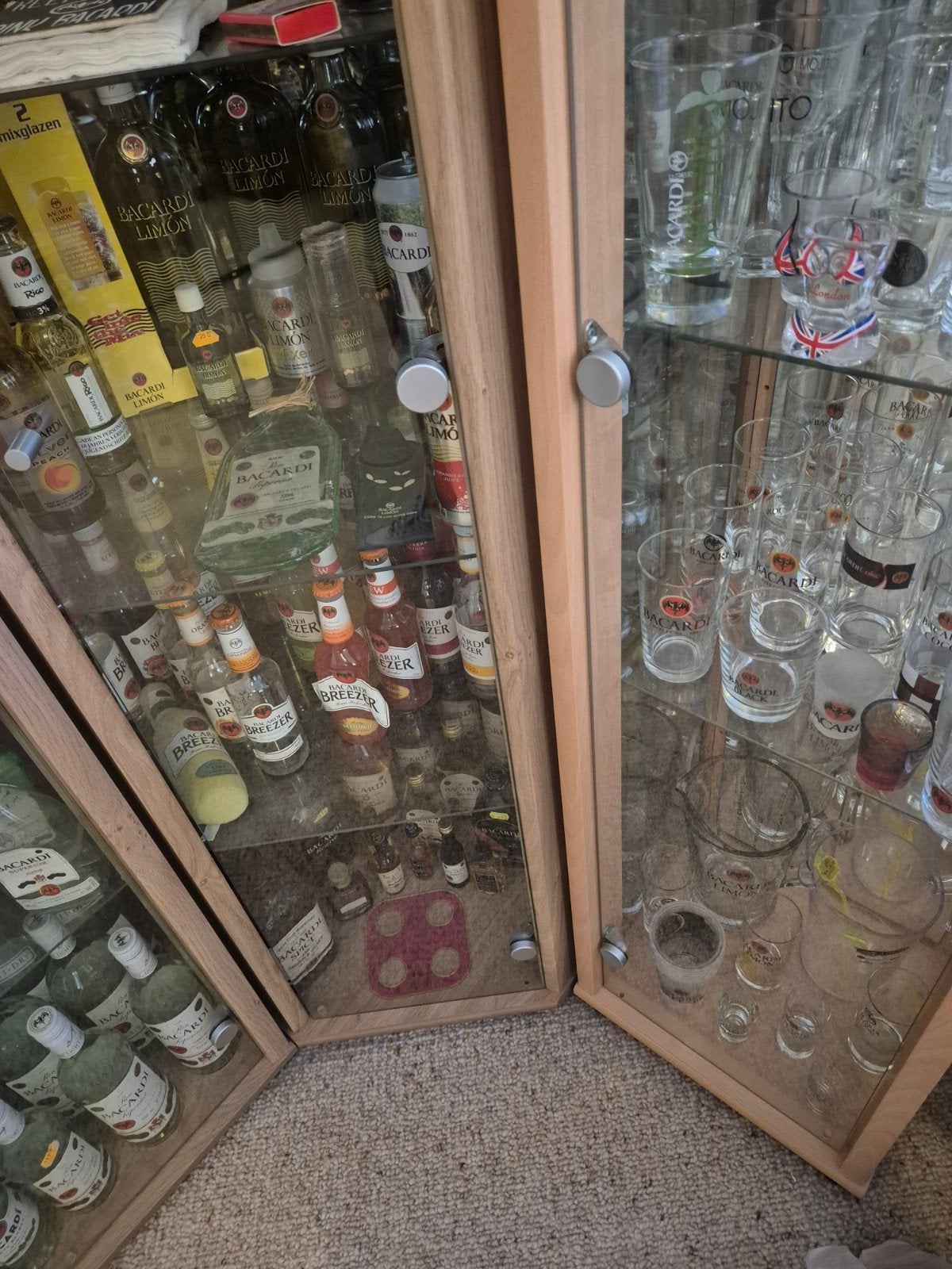 IN PRIJS VERLAAGD: Uitgebreide Bacardi verzameling inclusief, Ophalen, Zo goed als nieuw
