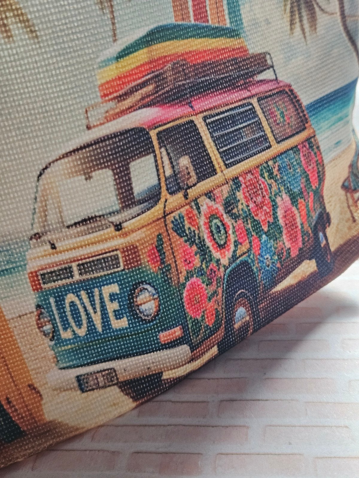 Hippie bus etui/tasje met surfplanken en palmbomen, Ophalen of Verzenden, Nieuw, Overige kleuren, Overige typen
