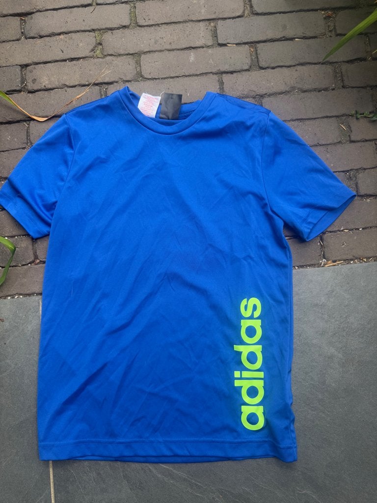 adidas sportshirt maat 13-14 jaar, Adidas, Jongen of Meisje, Sport- of Zwemkleding, Zo goed als nieuw