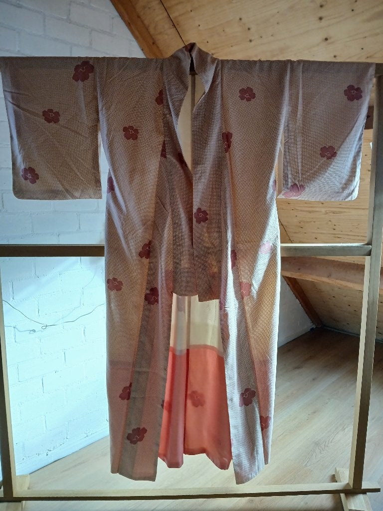 Traditionele Japanse Kimono white red