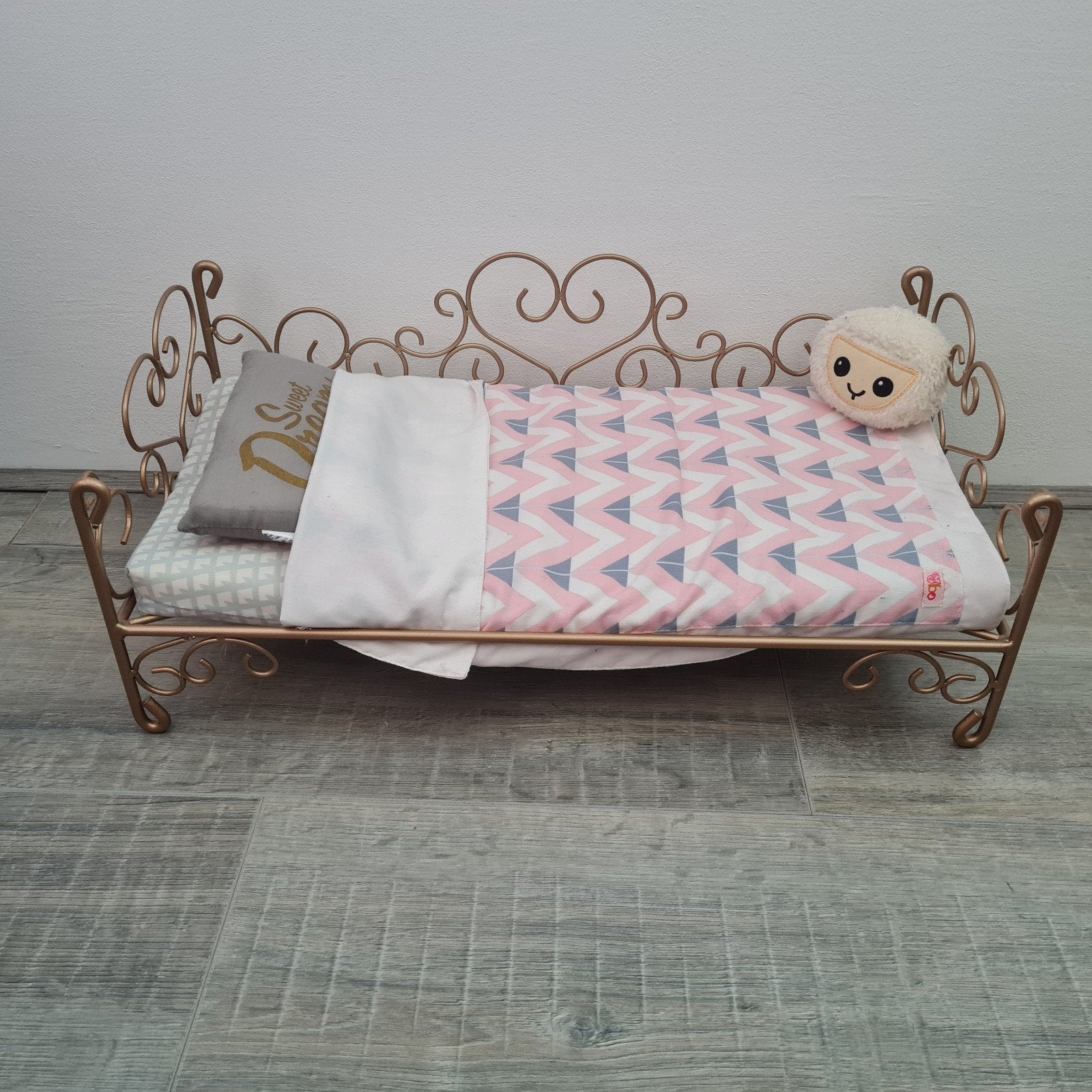 Our Generation poppenbed met accessoires, Ophalen of Verzenden, Zo goed als nieuw, Overige typen